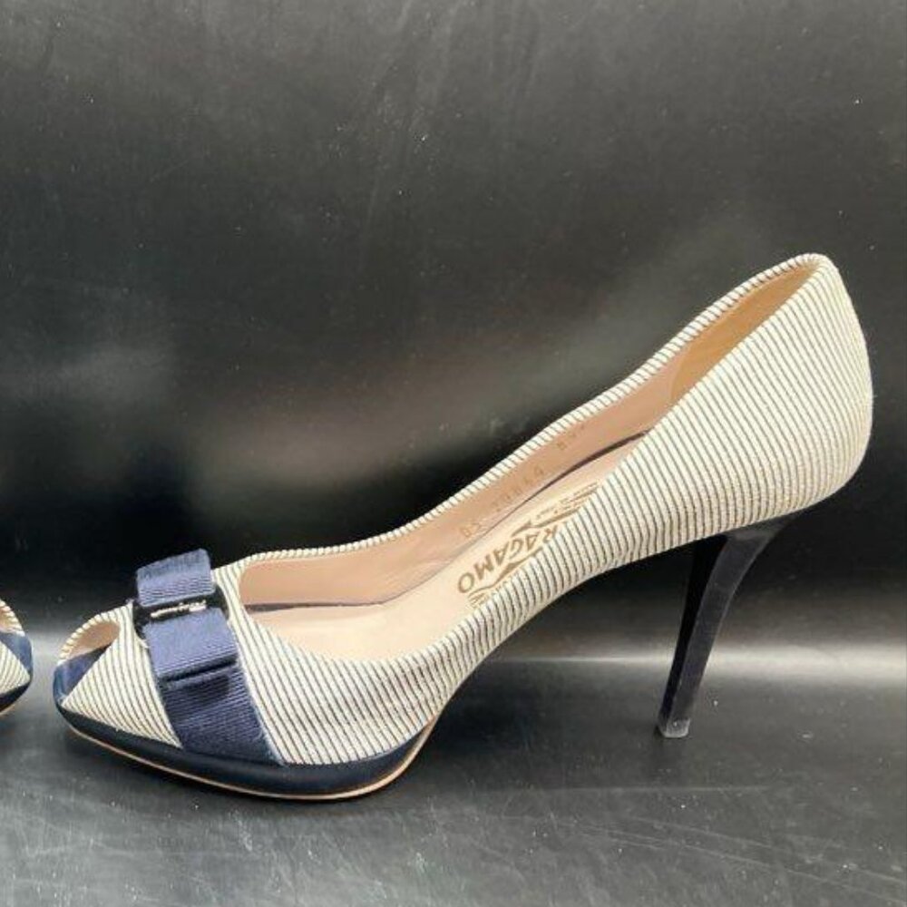 Salvatore Ferragamo Navy/White Stripe Peep-Toe Heels – Size 7.5B, Bow Accent - Picture 5 of 7